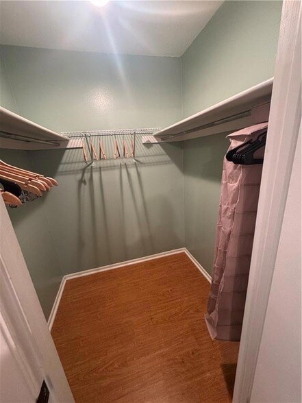 Building Photo - 318 Lake Marina Ave