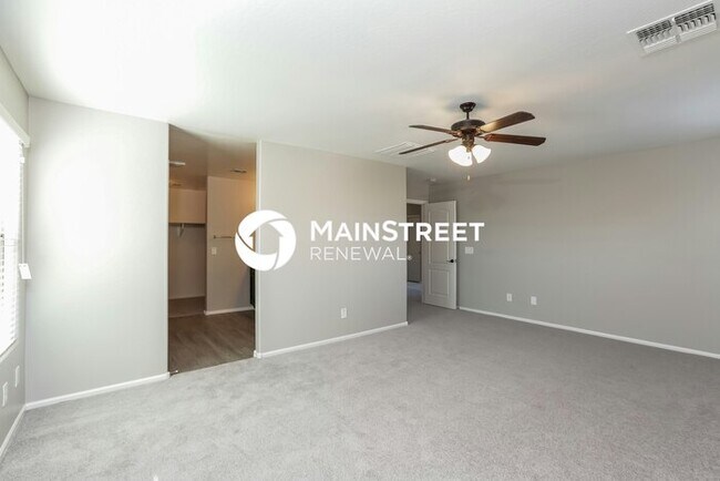 Building Photo - 4 Bedroom Pet-Friendly Home in Phoenix, AZ with Main Street Renewal