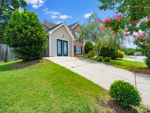 Building Photo - Spacious and Move-In Ready Home! - Fenced ...