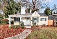 Building Photo - Cozy 2 Bedroom Home in Oakhurst!