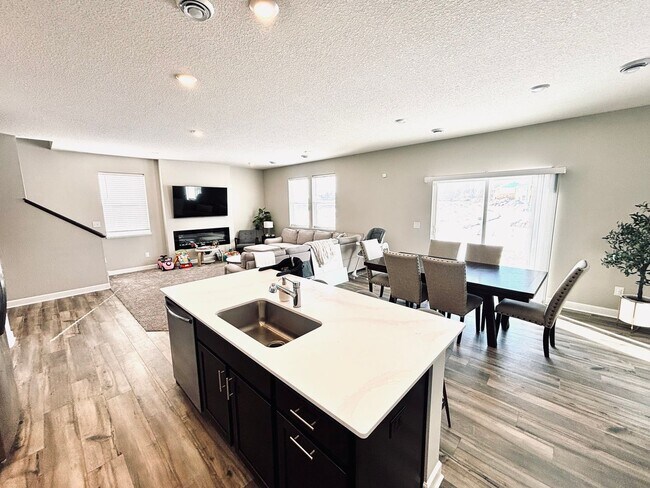 Building Photo - Beautiful and Spacious 4 Bedroom Home / New Construction!