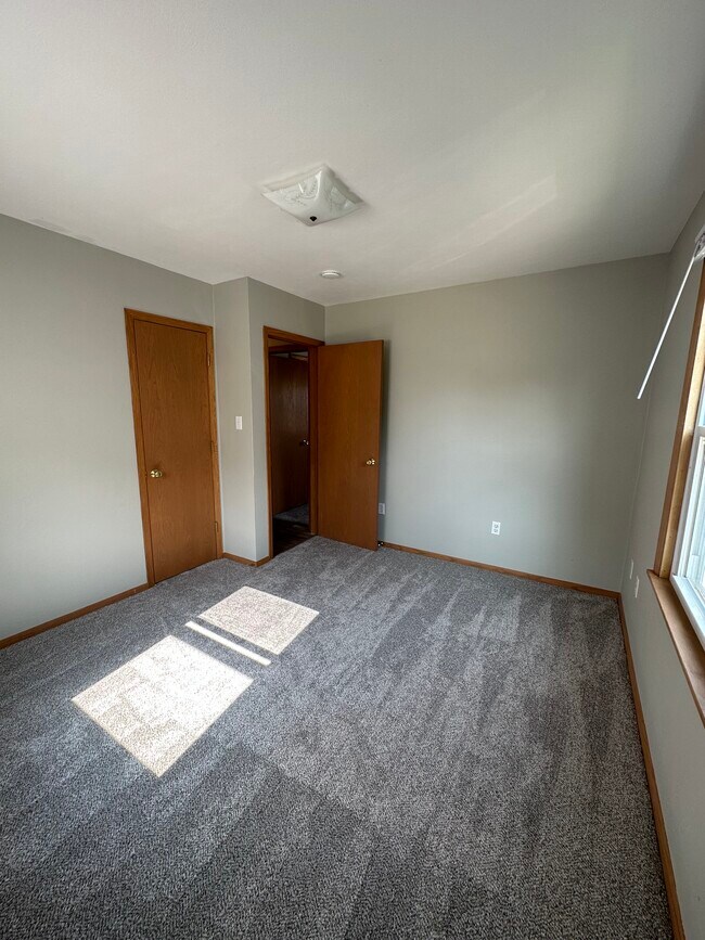 Building Photo - 1422 9th St NW