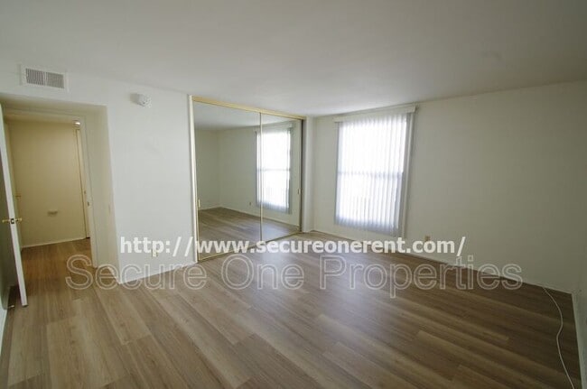 Building Photo - 31555 Lindero Canyon Rd