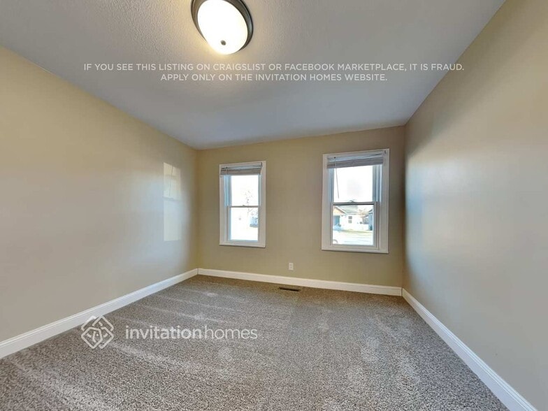 Building Photo - 3840 44th Ave S