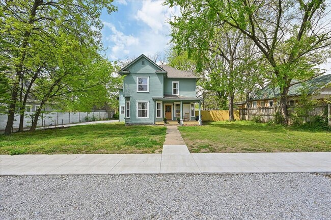 Building Photo - 408 S Wright St