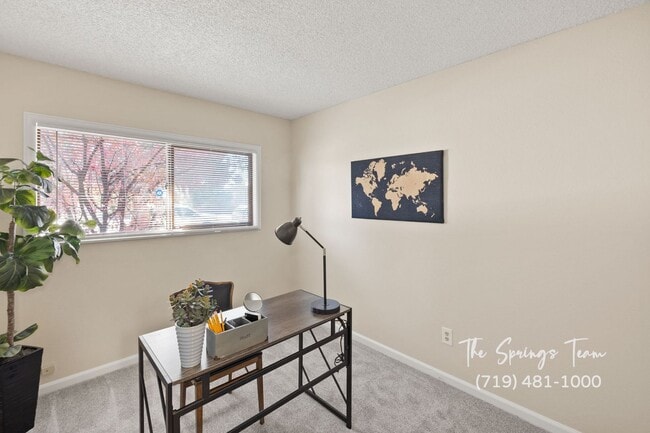 Building Photo - REMODELED SINGLE-LEVEL 2BD TOWNHOME w/ A/C