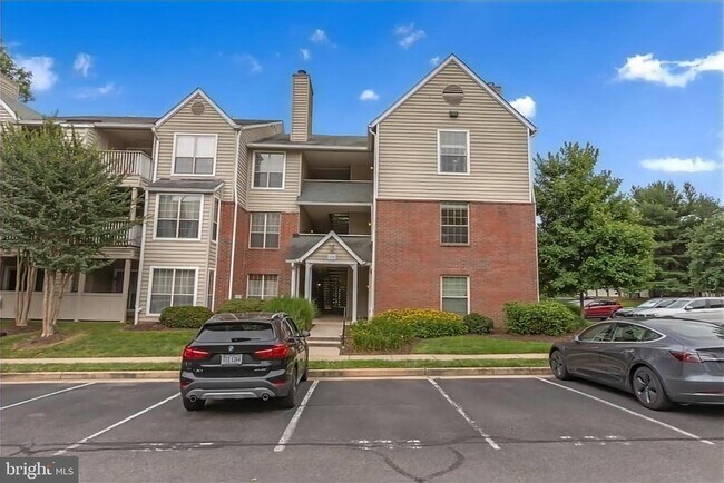 Building Photo - 12150 Penderview Terrace
