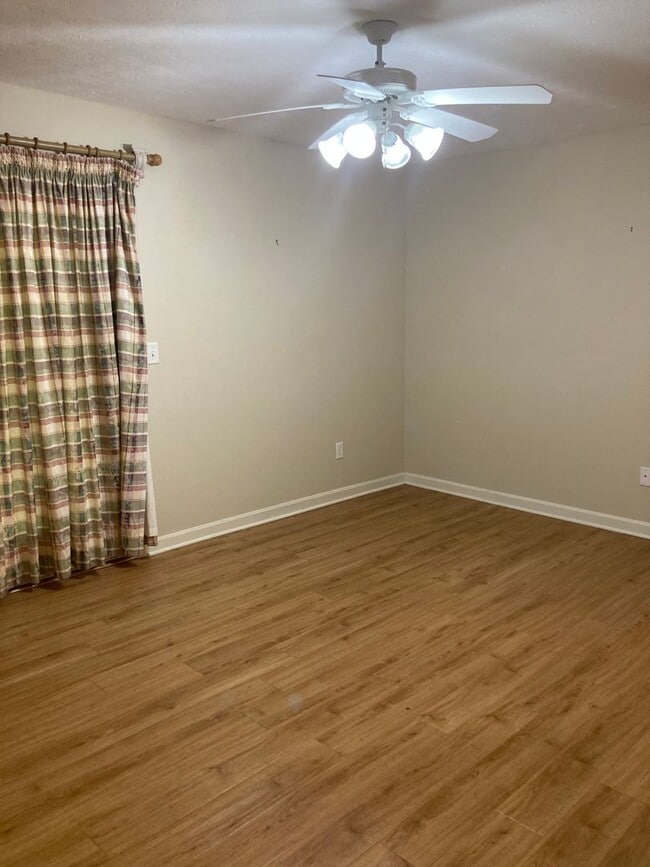 Building Photo - 106 Walnut Trace Cir
