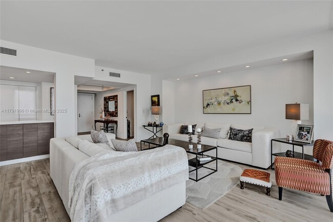 Building Photo - 20281 E Country Club Dr