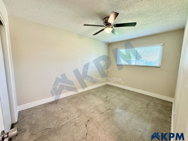 Building Photo - 6634 N El Dorado St