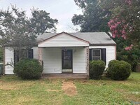 Building Photo - 914 Fairway Dr NW