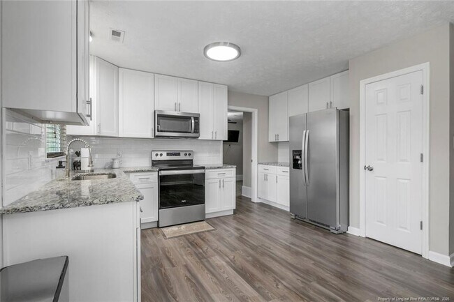 Building Photo - 106 Bluejay Ct