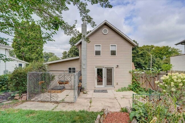 Building Photo - 4517 Field Ave