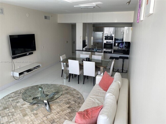 Building Photo - 17121 Collins Ave