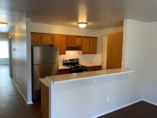 Building Photo - Remodeled 4 bedroom, 2 bath - Moore Schools