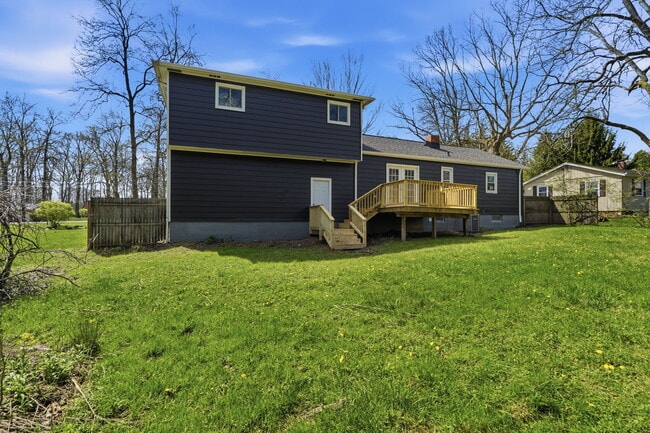 Building Photo - 3735 Richlawn Rd