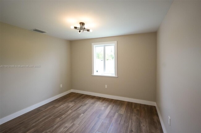 Building Photo - 19450 SW 125th Ave