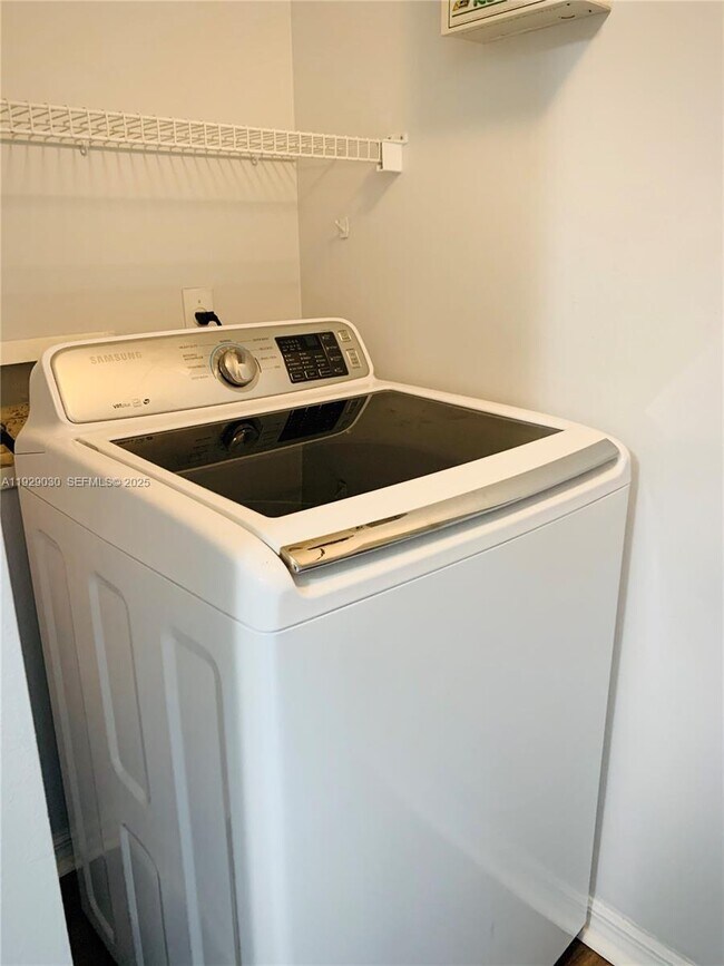 Building Photo - 4131 San Marino Blvd