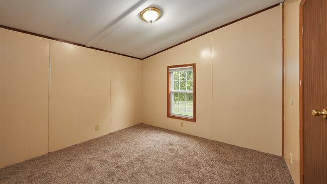 Building Photo - Coming Soon: 3BR, 2BA house in Greenbrier ...