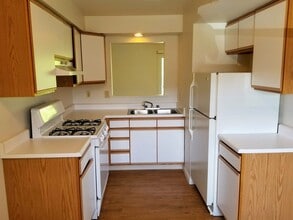 Building Photo - Wonderful 1BD in Great Downtown Zelienople...