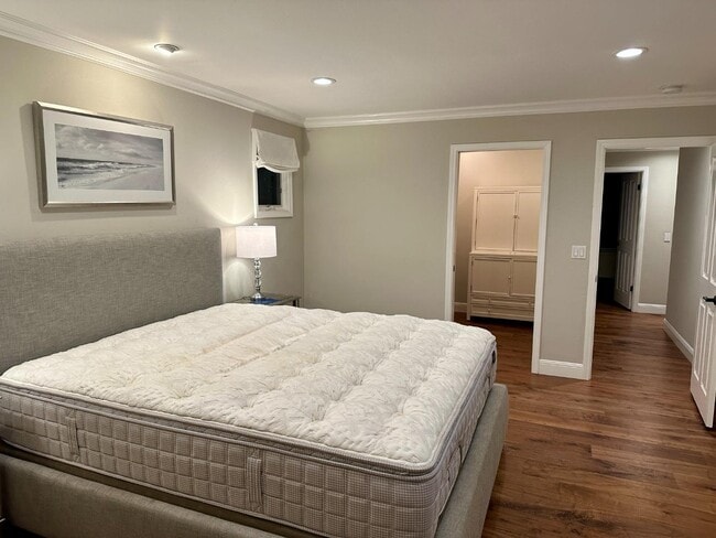 Building Photo - 14421 Lenray Ave