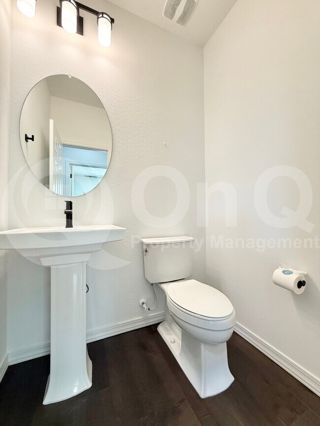 Building Photo - 9030 S 67th Dr