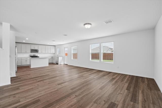 Building Photo - 16000 Isles Dr