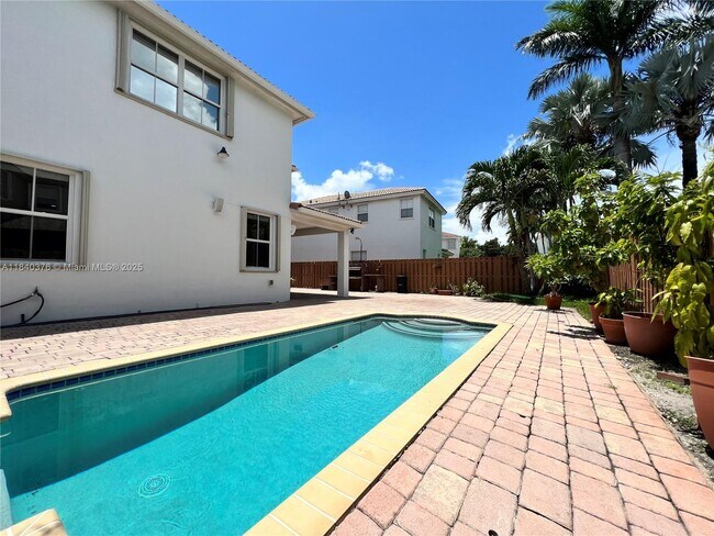 Building Photo - 8034 NW 111th Ct