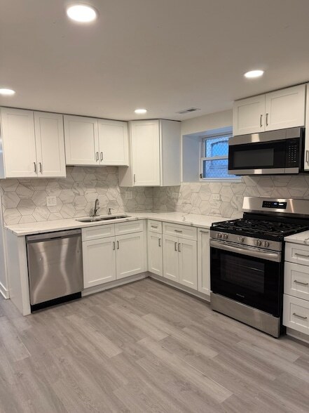 Building Photo - 8106 S Langley Ave