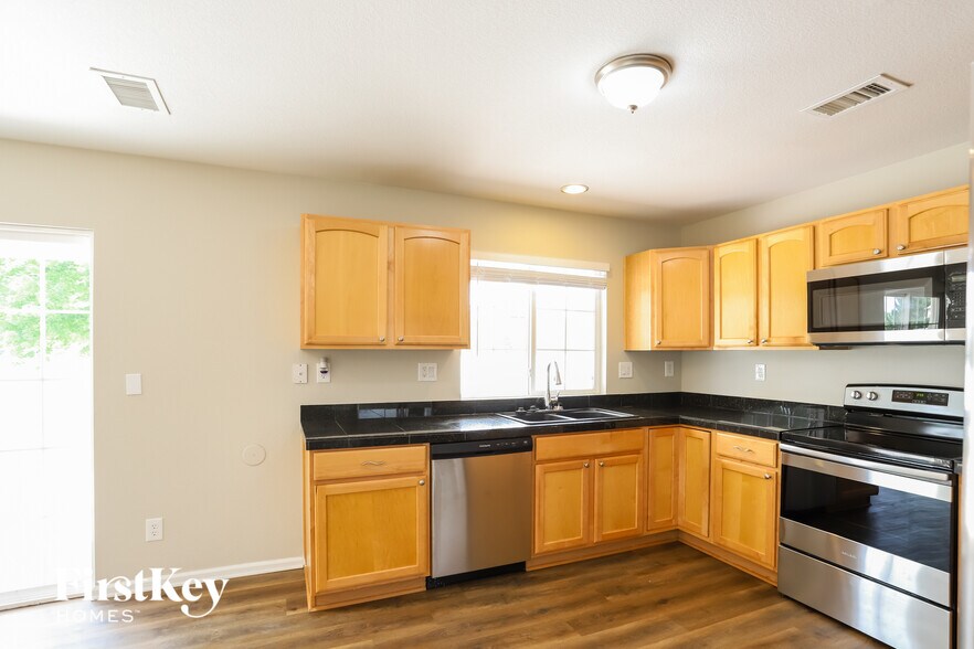Building Photo - 5047 Orleans Ct