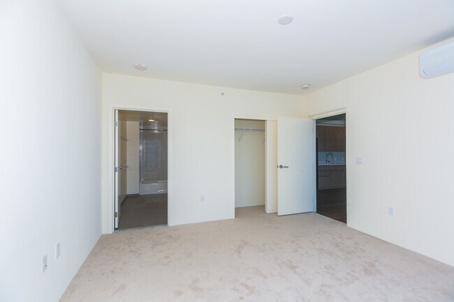 Building Photo - 1391 Kapiolani Blvd