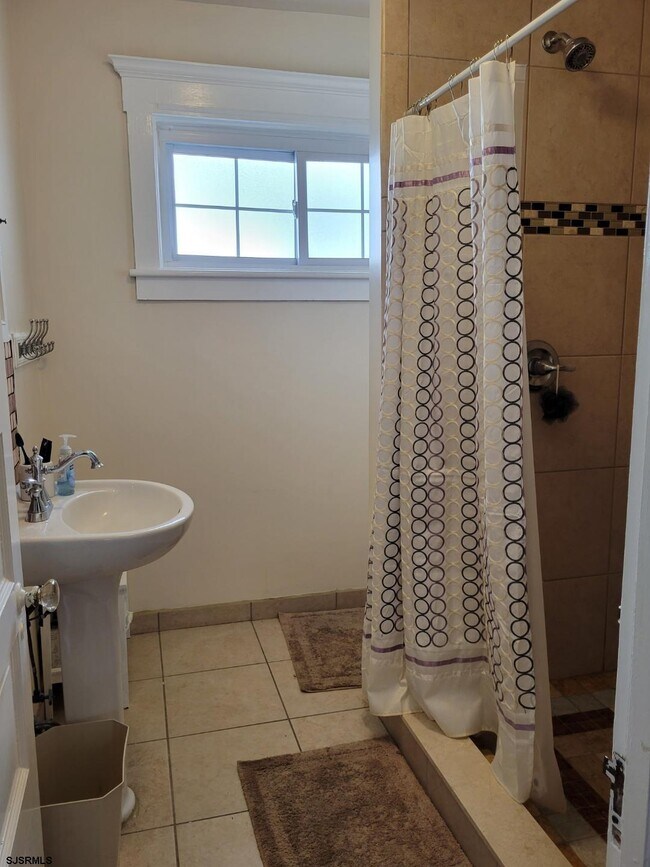 Building Photo - 20 S Martindale Ave