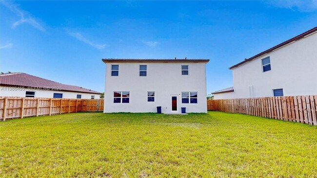 Building Photo - 2333 SE 28th St