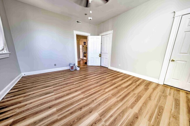 Building Photo - 3537 Giles Ave