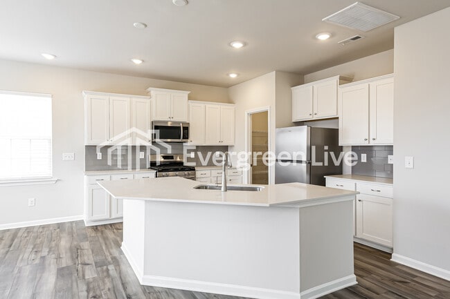 Building Photo - now