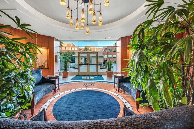 Building Photo - Fantastic 2-Bedroom with Huge Deck