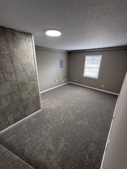 Building Photo - 159 Dry Valley Rd