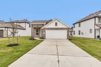 Building Photo - 40723 Mostyn Lake Dr