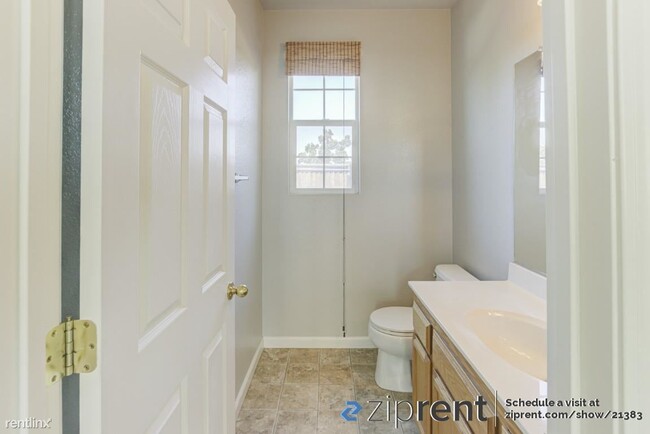 Building Photo - 3 br, 3 bath House - 825 Bussing Ct, Folso...