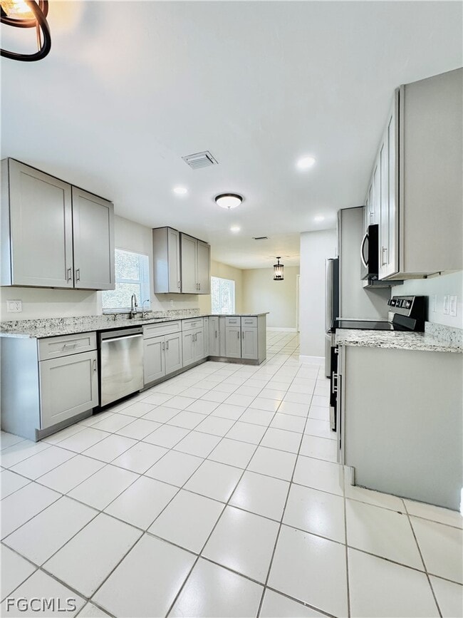 Building Photo - 5015 Lee Blvd