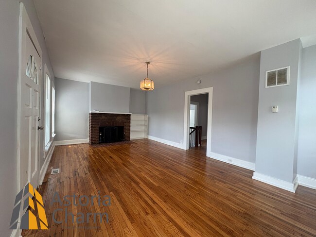 Building Photo - Updated 3 Bedroom with Fireplace and Fence...