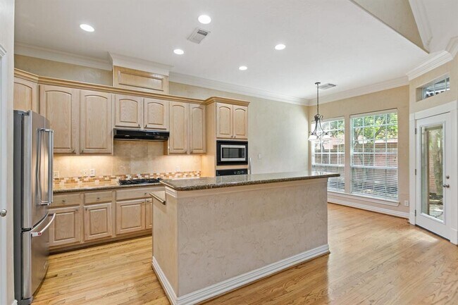 Building Photo - 1107 Ridgecrossing Ln