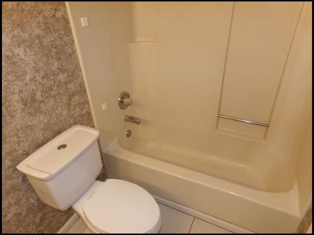 Building Photo - 39 Oak Forest Loop