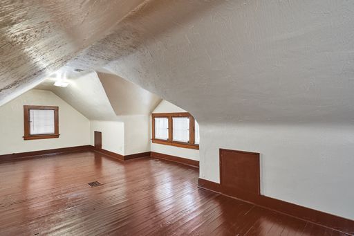 Building Photo - Large remodeled 4 bed 1  bath in West Akron !