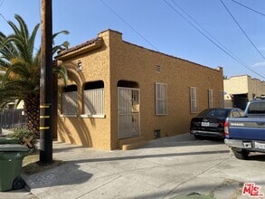 Building Photo - 711 W 54th St