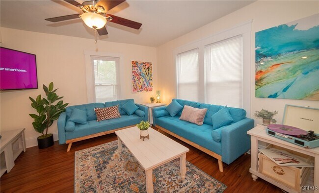 Building Photo - 312 Hall Ave