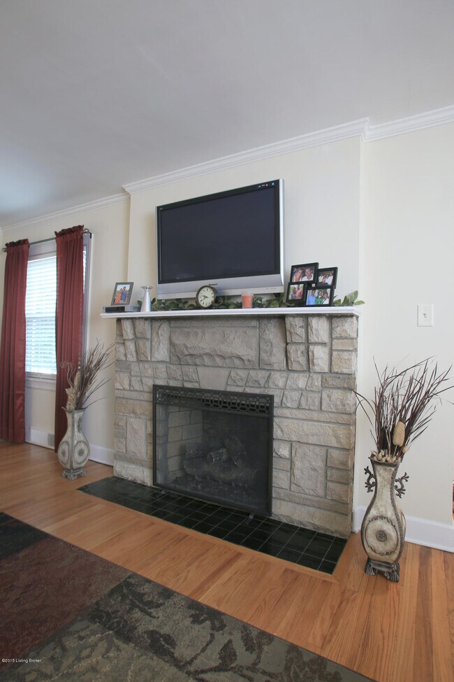 Building Photo - 2324 Emerson Ave