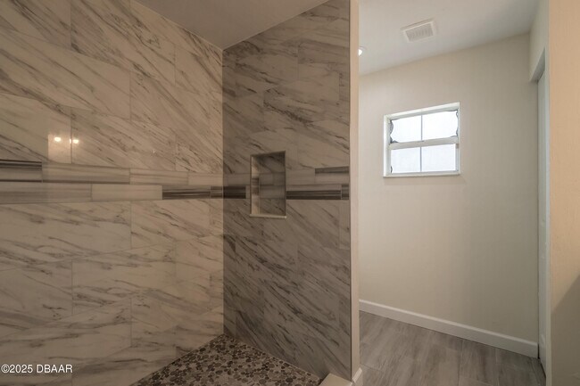 Building Photo - 1431 Victory Palm Dr