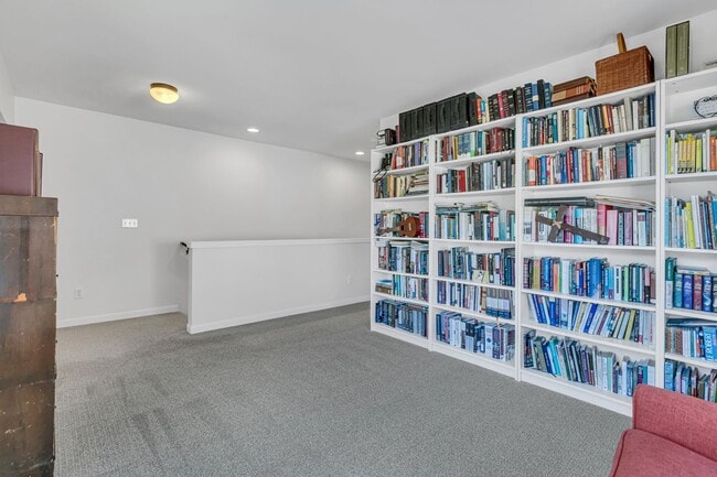 Building Photo - 11218 Borgen Loop NW