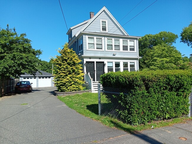 Building Photo - 63 Spruce St